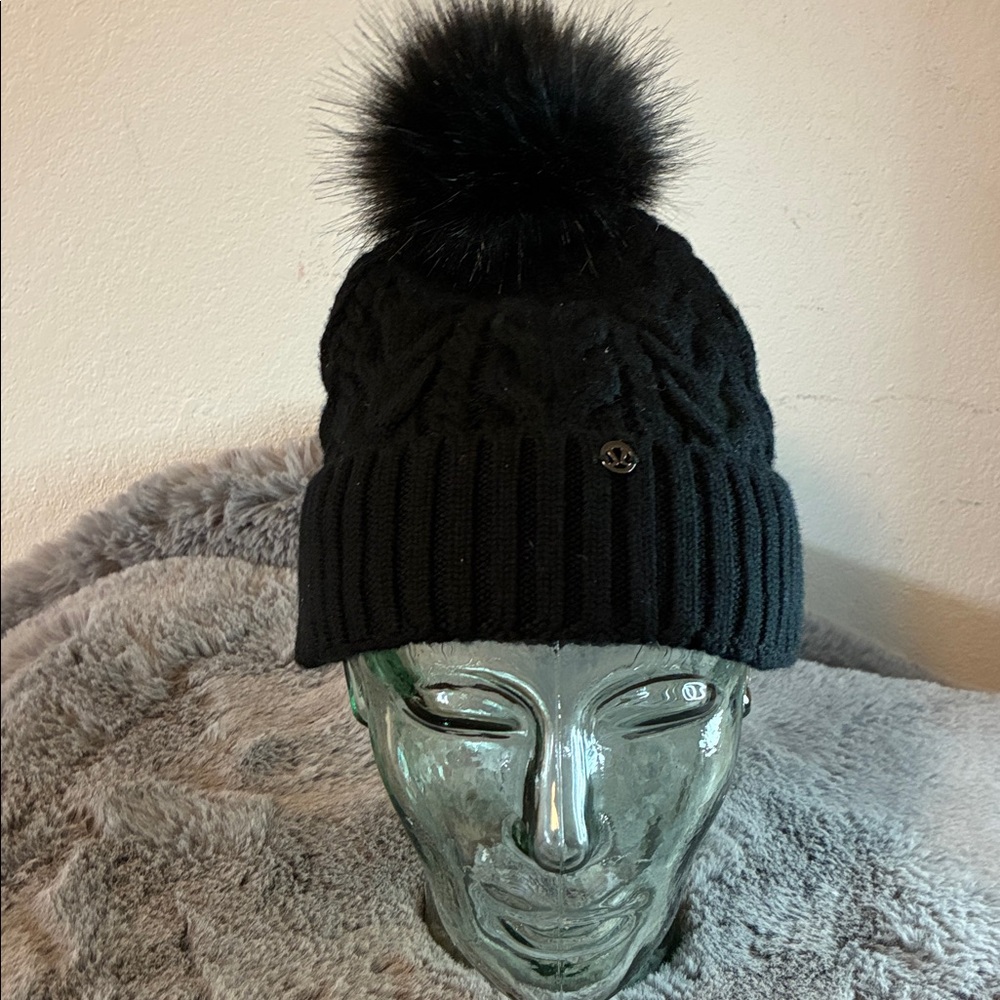 Lululemon Beanie 100% Marino Wool Faux Fur Pom Pom